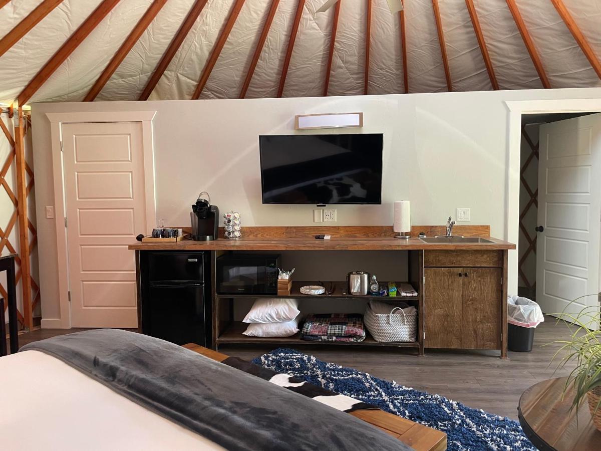 Escalante Yurts - Luxury Lodging エクステリア 写真