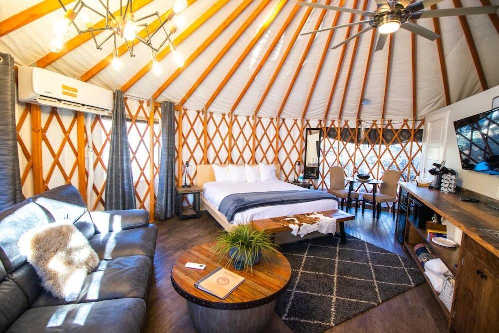 Escalante Yurts - Luxury Lodging エクステリア 写真